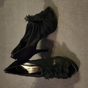 💙PEAK A BOO PUMPS